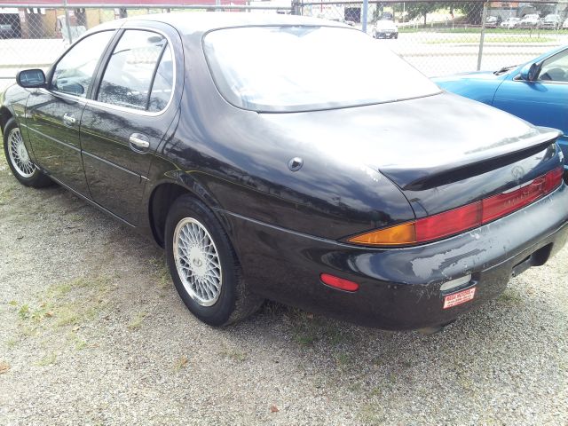 1993 Infiniti J30 Base