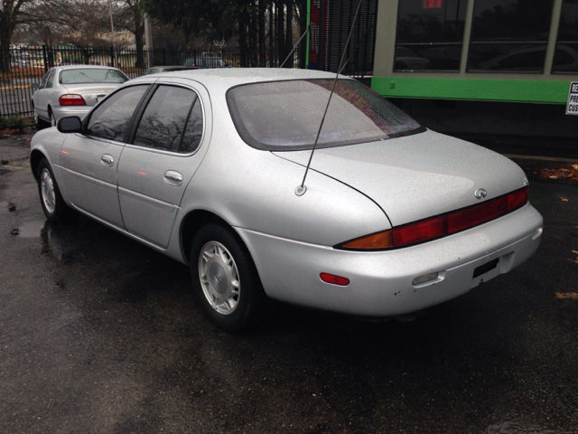 1993 Infiniti J30 Base
