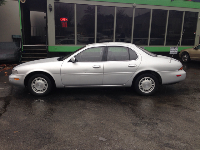 1993 Infiniti J30 Base