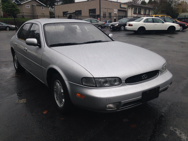 1993 Infiniti J30 Base