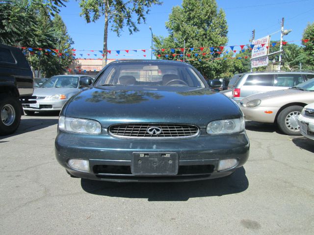 1994 Infiniti J30 Base