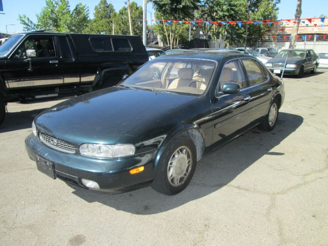 1994 Infiniti J30 Base