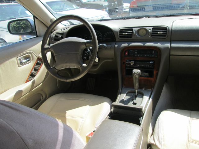 1994 Infiniti J30 Base