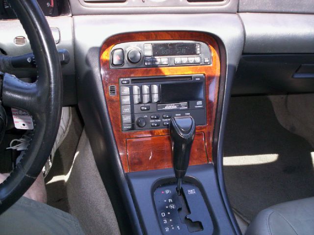 1995 Infiniti J30 Base