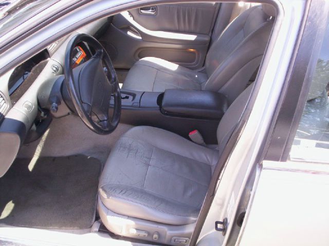 1995 Infiniti J30 Base