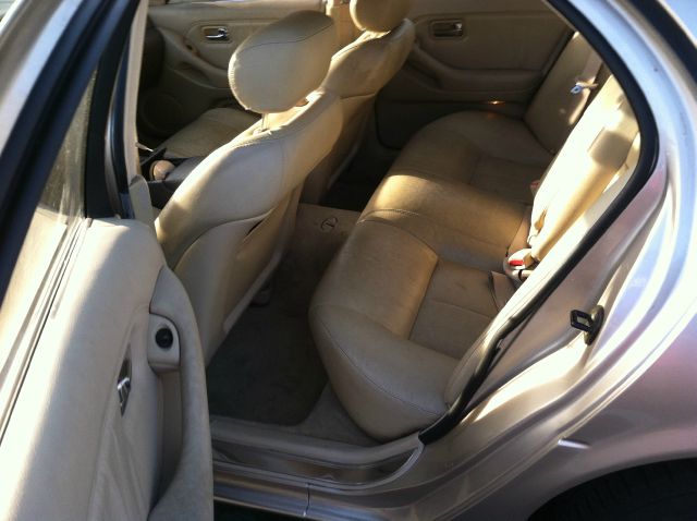 1995 Infiniti J30 Base