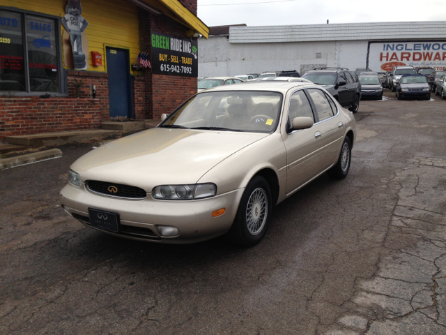1995 Infiniti J30 Base