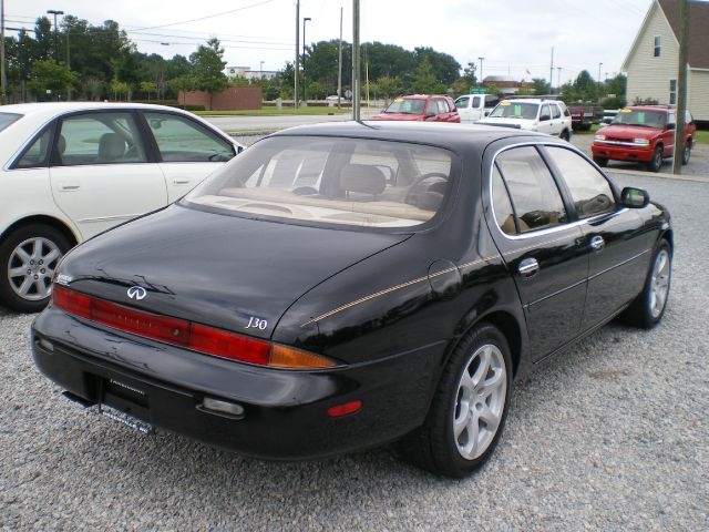 1996 Infiniti J30 Base