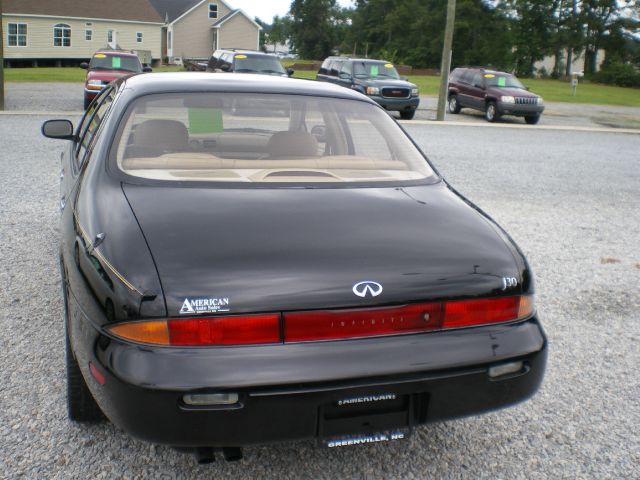 1996 Infiniti J30 Base