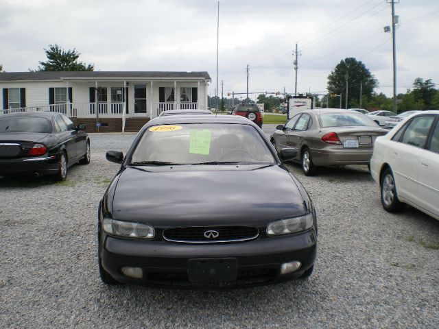 1996 Infiniti J30 Base