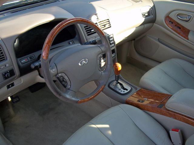 1996 Infiniti J30 Base