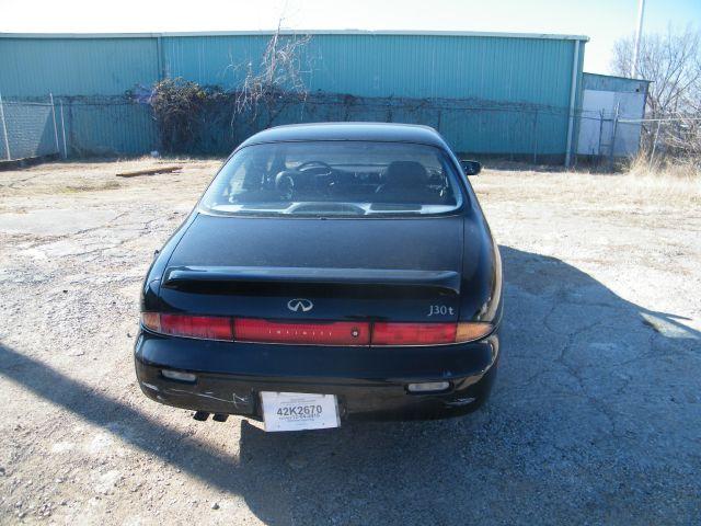 1996 Infiniti J30 Base