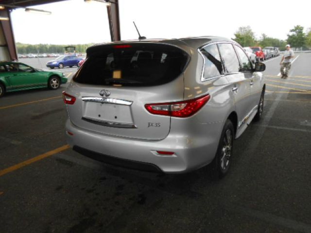 2013 Infiniti JX35 2dr RWD