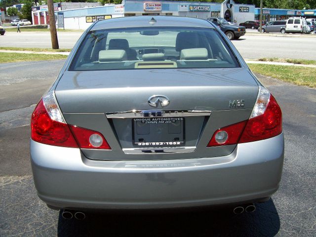2006 Infiniti M35 2dr Cpe SRT8 Coupe