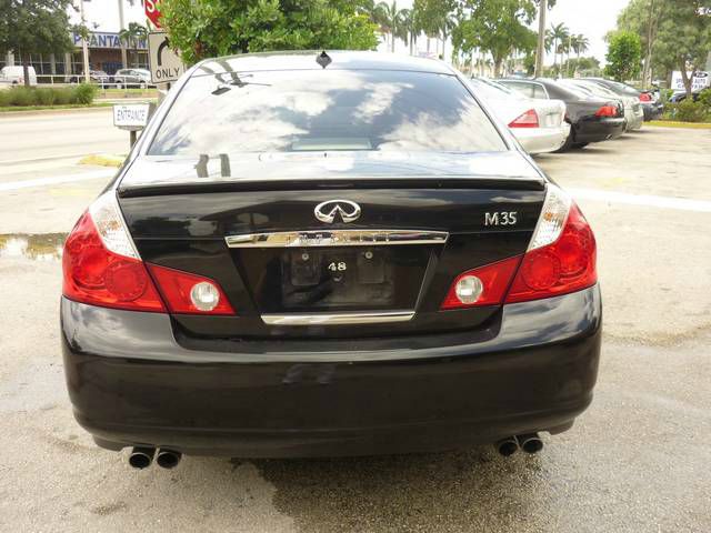 2006 Infiniti M35 2dr Cpe SRT8 Coupe