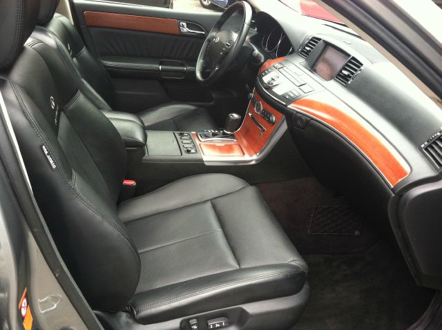 2007 Infiniti M35x 2006 Hyundai LX