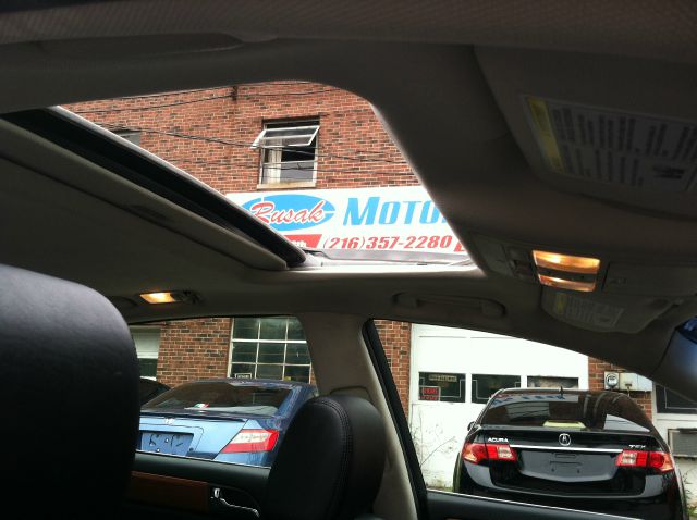 2007 Infiniti M35x 2006 Hyundai LX