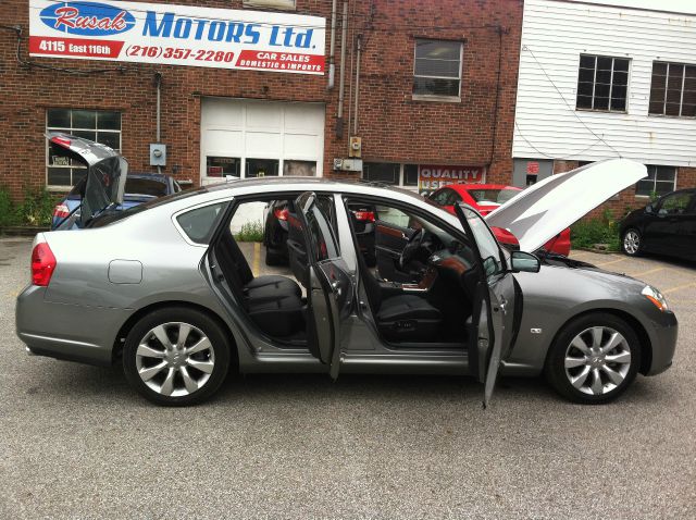 2007 Infiniti M35x 2006 Hyundai LX