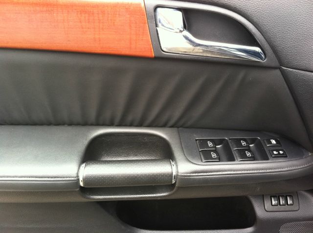 2007 Infiniti M35x 2006 Hyundai LX