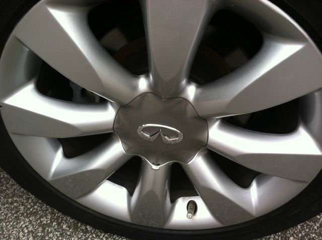 2007 Infiniti M35x 2006 Hyundai LX