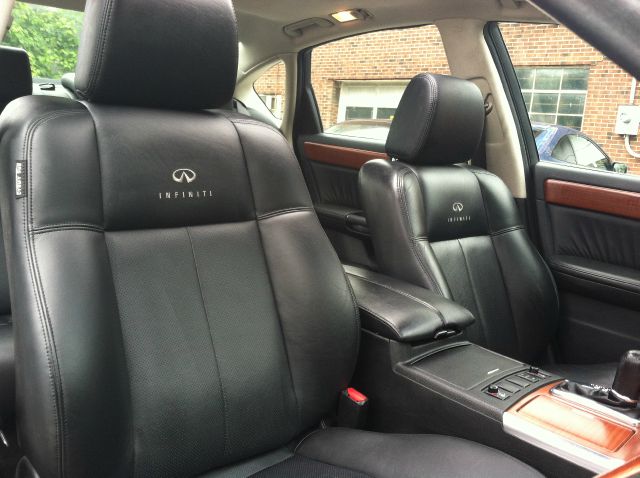 2007 Infiniti M35x 2006 Hyundai LX