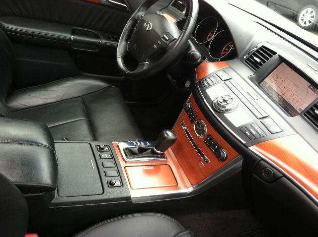 2007 Infiniti M35x 2006 Hyundai LX