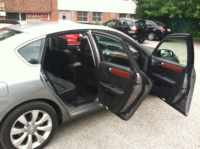 2007 Infiniti M35x 2006 Hyundai LX