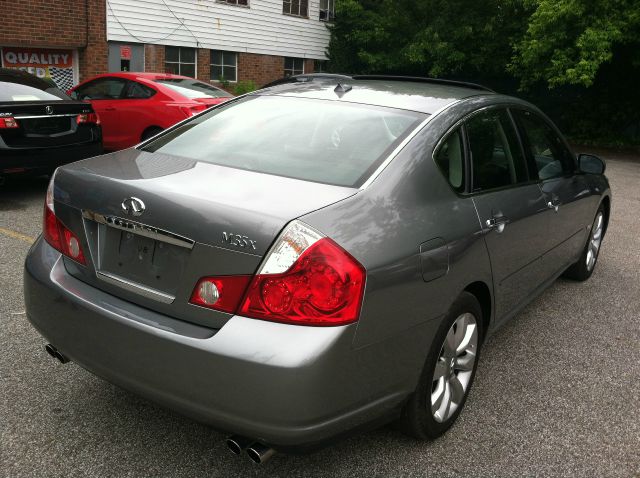 2007 Infiniti M35x 2006 Hyundai LX