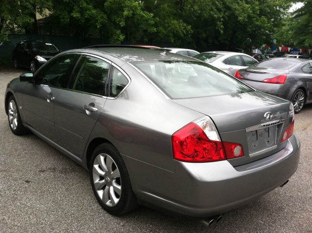 2007 Infiniti M35x 2006 Hyundai LX