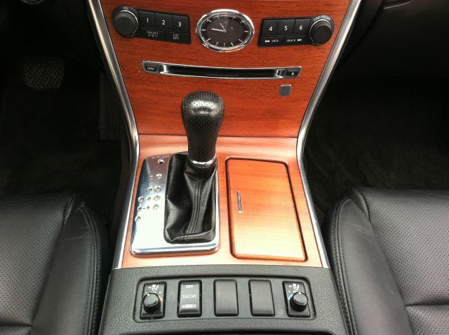 2007 Infiniti M35x 2006 Hyundai LX