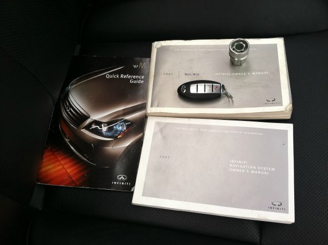 2007 Infiniti M35x 2006 Hyundai LX