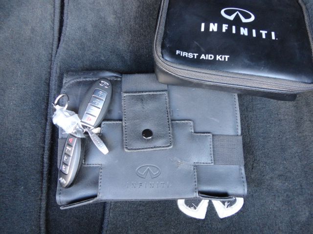 2010 Infiniti M35x 4dr Sdn GS