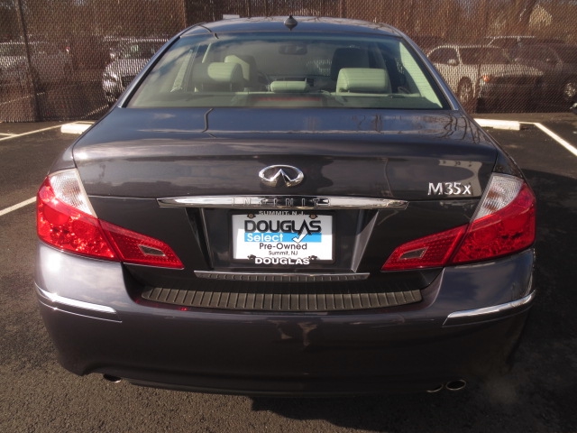 2010 Infiniti M35x Base