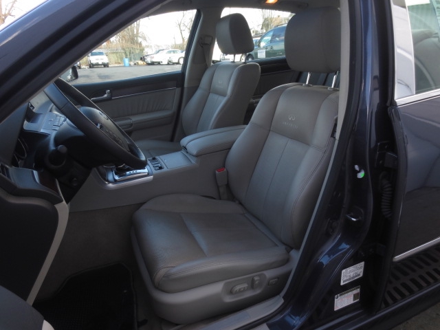 2010 Infiniti M35x Base