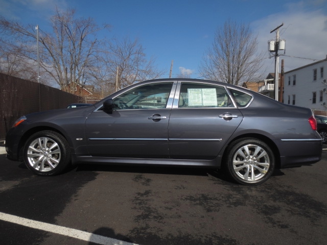 2010 Infiniti M35x Base