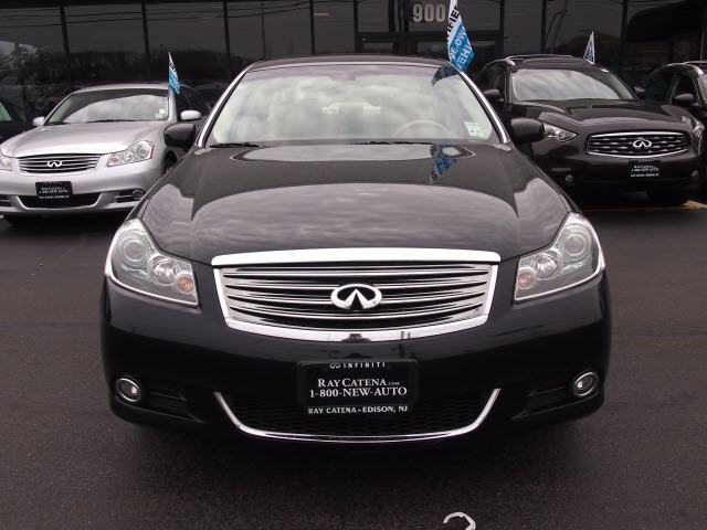 2010 Infiniti M35x Base