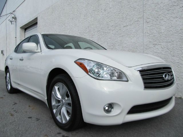 2011 Infiniti M37 REG CAB 4X4 LOW Miles