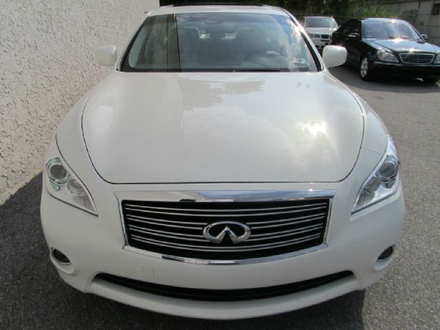 2011 Infiniti M37 REG CAB 4X4 LOW Miles