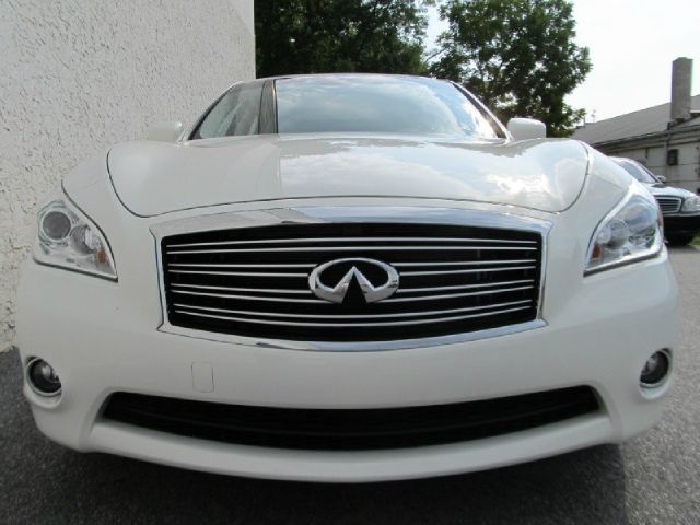 2011 Infiniti M37 REG CAB 4X4 LOW Miles
