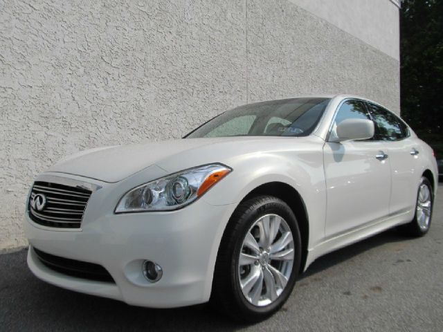 2011 Infiniti M37 REG CAB 4X4 LOW Miles
