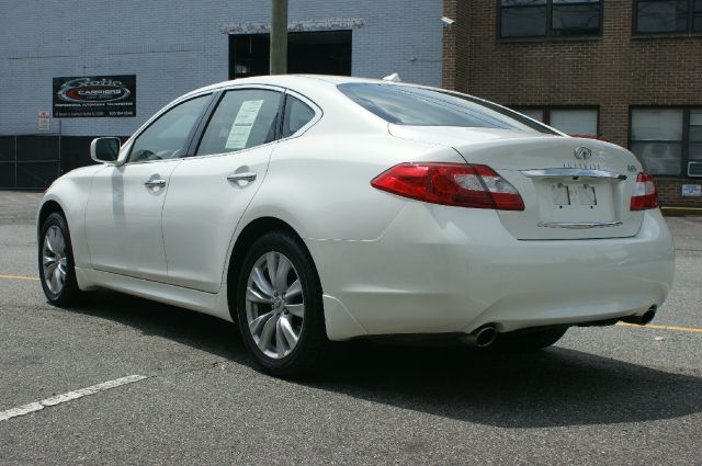 2011 Infiniti M37x Carrera 4 Coupe