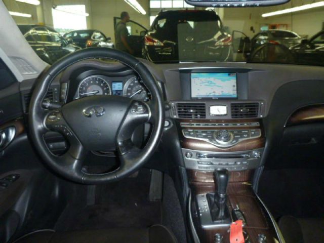 2011 Infiniti M37x Suede Interior, Chrome Wheels
