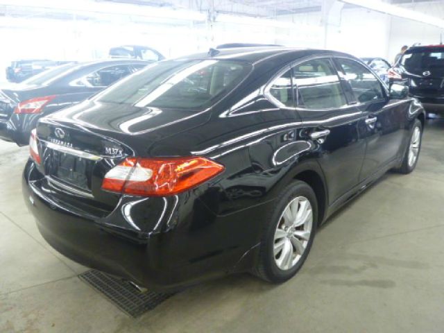 2011 Infiniti M37x Suede Interior, Chrome Wheels