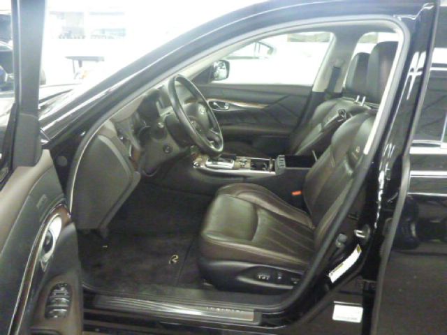 2011 Infiniti M37x Suede Interior, Chrome Wheels