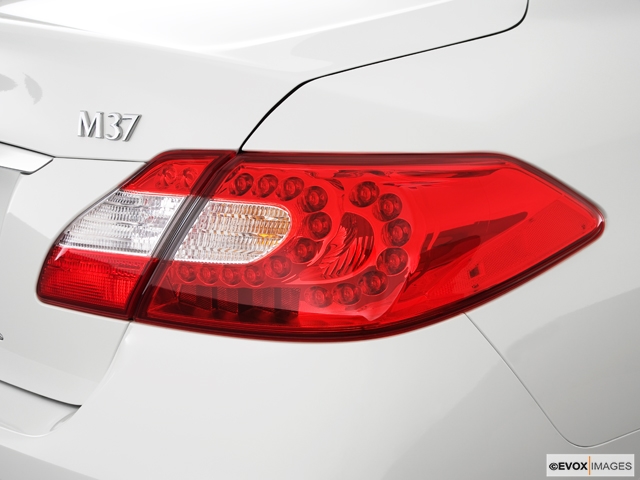 2011 Infiniti M37x Base