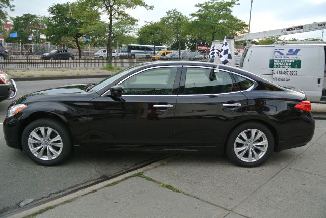 2011 Infiniti M37x Carrera 4 Coupe