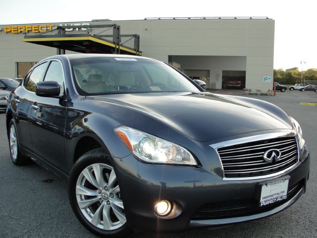 2011 Infiniti M37x Carrera 4 Coupe