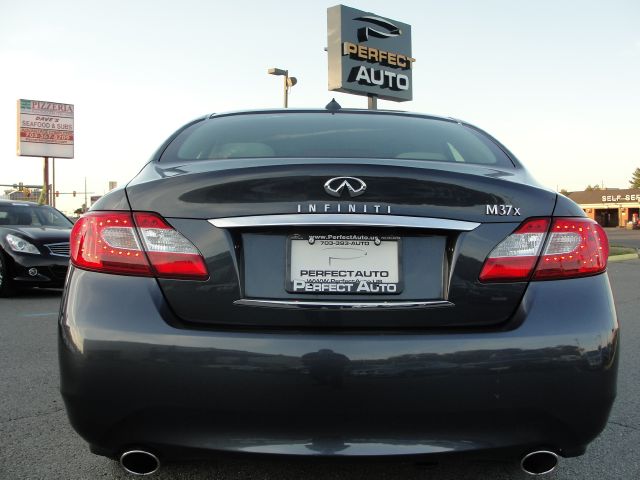 2011 Infiniti M37x Carrera 4 Coupe