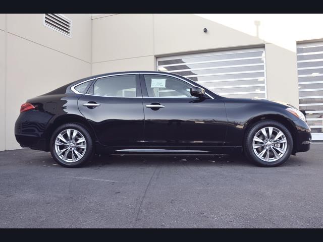 2013 Infiniti M37x SW2