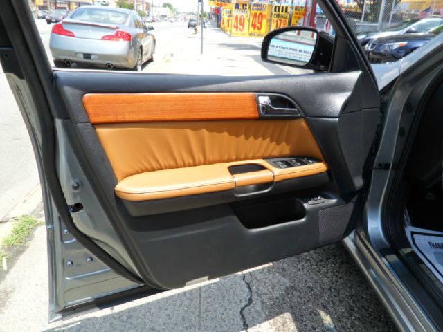 2006 Infiniti M45 1999 Toyota CE